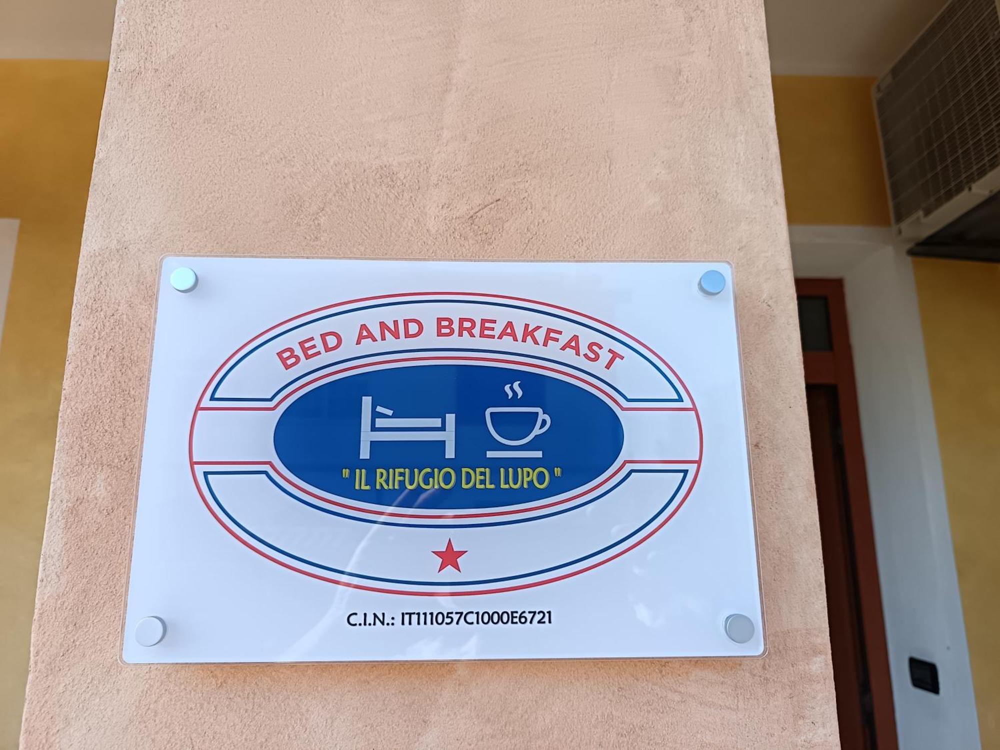 B&B Il Rifugio Del Lupo - E6721 Paringianu Luaran gambar